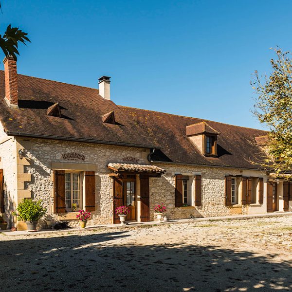 Belle Périgourdine au cœur d&rsquo;un domaine viticole